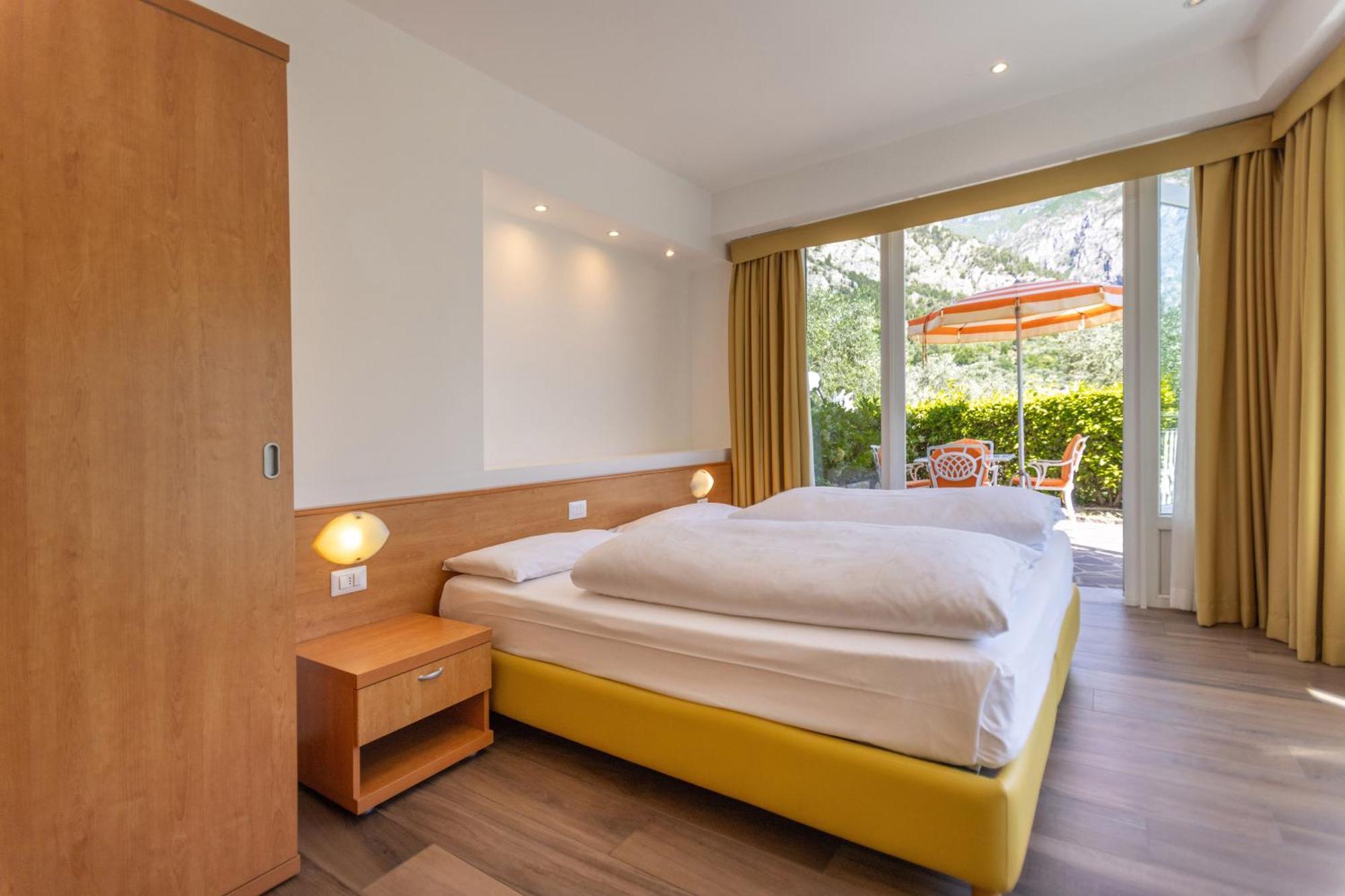 Hotel Villa Margherita Лімоне-суль-Гарда Екстер'єр фото